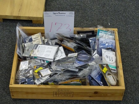 Box with various Flueliners