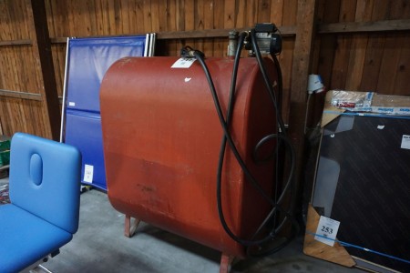 1200 liter steel tank with electric pump and pistol, without tank certificate.