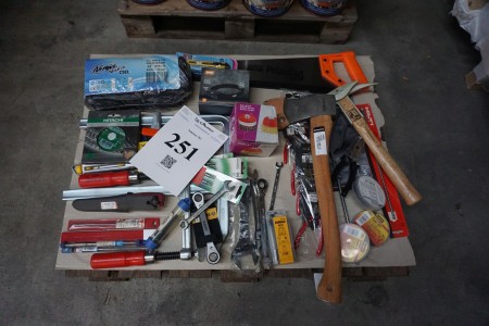 Lot of hand tools etc.