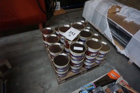 Lot of paint, about 38 buckets, color: Swedish red.