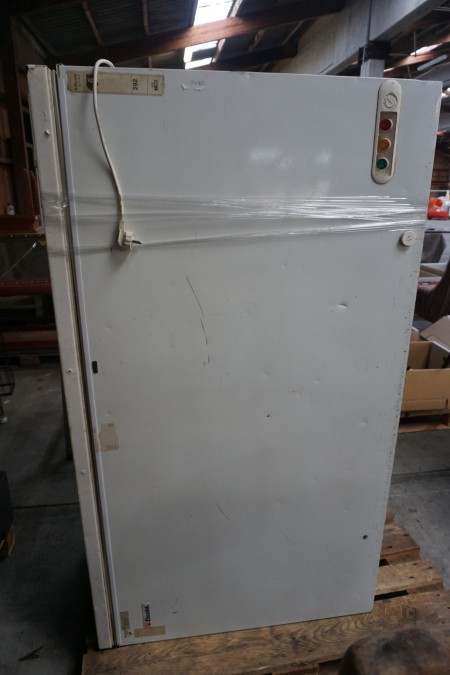 Freezer, Brand: Elcold, note handle is gone, b: 150cm, d: 70cm, h: 86cm.