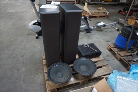 2 speakers, brand: B&W, 600 series + amplifier, brand: Marantz, model: PM-64, note 1 speaker output defective.