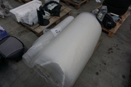 2 rolls of bubble wrap, w: 110cm.