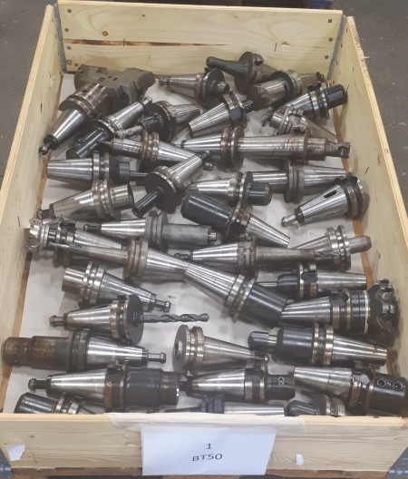 Parts for milling cutter, BT 50. NOTE: To be picked up at Handverkervej 3, Tarm 6880, payment must be made via bank.