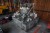 Yamato ADV Kombinationswaage mit 10 Wägezellen zum Wiegen von 40 g. - 2000 g nasse und trockene Produkte für Beutelpackungen. Kap. Bis zu 45 Guthaben pro Minute + Edelstahl-Servicewagen mit Wiegeschalen für Yamato ADV-Waage und diverse