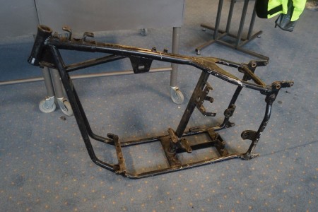 Harley Davidson swing frame fits Bla. For FLH and FLX without papers. Year 1969 to 1983