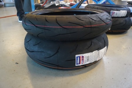Front and rear tires for motorcycle 120/70 zr17 - 190/50 zr17