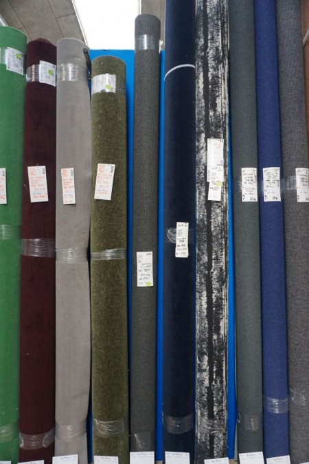Bentzon flat woven professional rug. 255 * 290 cm.