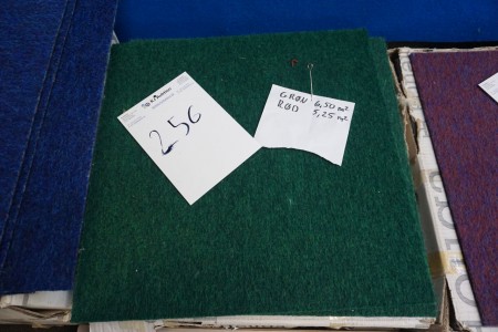 Tæppe fliser mærke: Heuga. Ca. 6,5 cm^2 grøn.