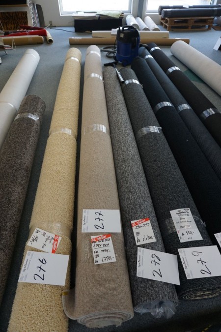 Oak wool rug. 294 * 400 cm.
