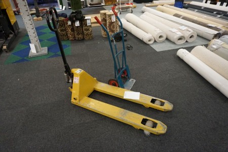 Pallet truck 2200 kg tested and ok + baggage truck.