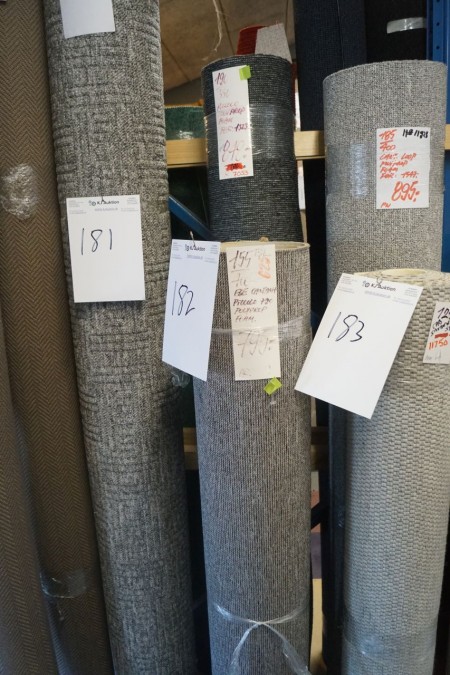 2 pcs . Oak rugs flat woven. Ca. 14 cm 2