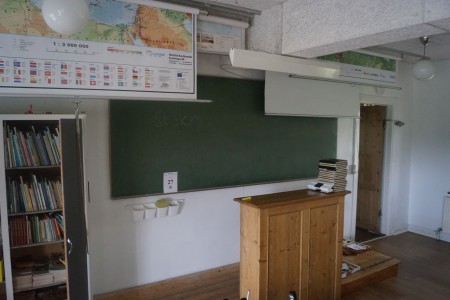 Blackboard 300 * 120 cm + 3 world map mm.