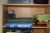 Bücherregal mit verschiedenen Spielen. 80 * 190 * 30 cm.