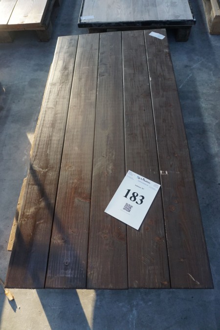 Holztisch mit 5 Brettern, L: 150 cm, B: 72 cm.