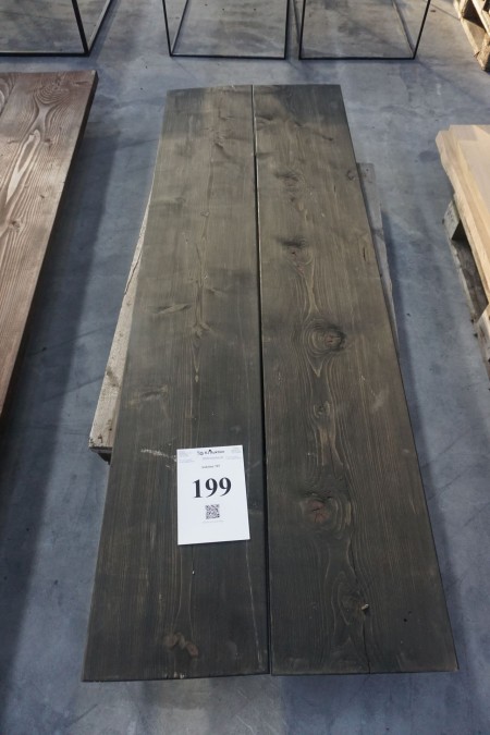 Træbord af 2 planker, l:200cm, b:70cm.