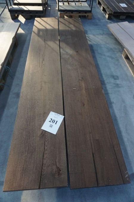 2 wooden planks, l: 300cm, b: 47cm.