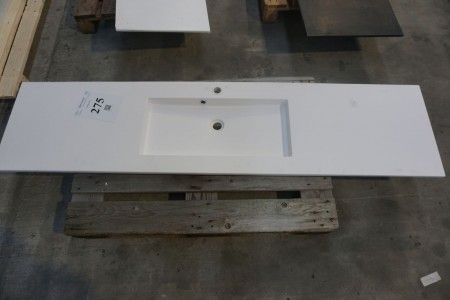 Concrete sink, 201.5x48cm.
