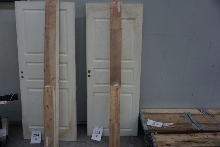 1 Stück neue und unbenutzte Tür mit Kamm, Tür, 82,5x204cm, Kamm d: 150mm.
