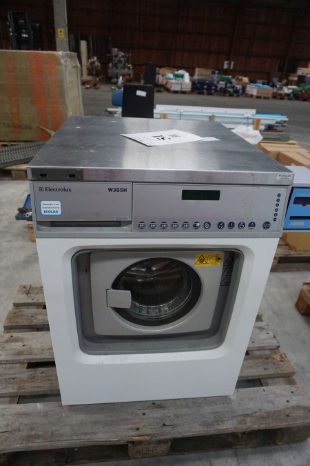 Washing machine with card payment 74 * 70 * 84 cm.