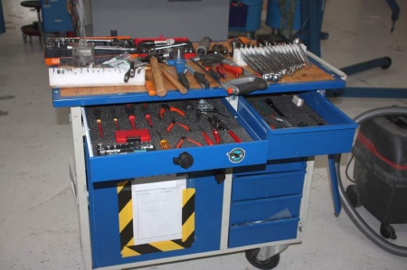 Tool Trolley with various tools