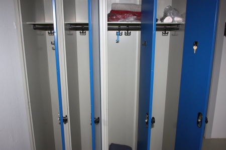 10-room lockers
