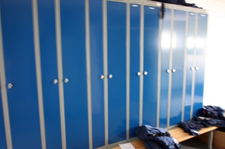 5 fag dobbeltrum garderobeskab med bænk