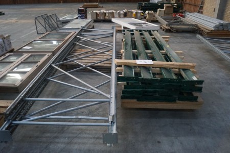 Pallet rack with 3 gables B 110 cm H 450 cm + 16 rails a 1000 kg L 280 cm + 6 base plates