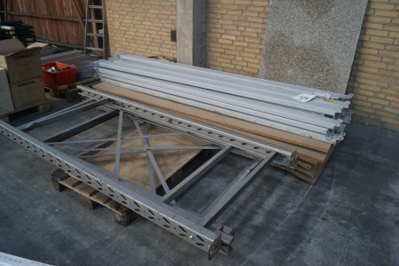 Pallet rack with 4 gables B 99 cm H 230 cm + 18 rails a 285 cm 6 base plates