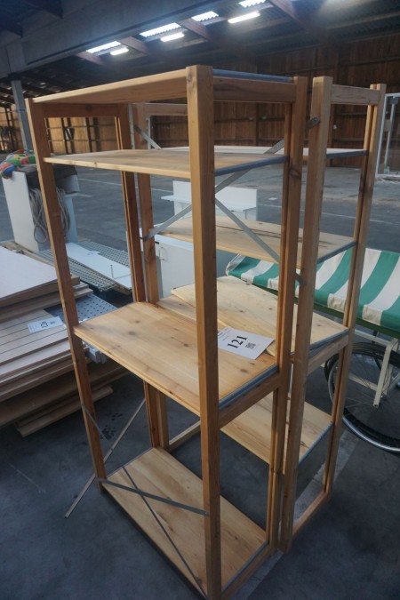2 wooden shelves, b: 83cm, d: 39cm, h: 180cm.
