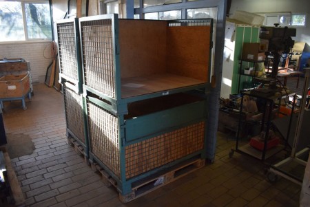 2 pcs. steel cages. 82 * 121 * 83.5 cm.