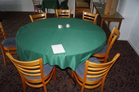 Rundt bord Ø 160 cm højde 72 cm + 7 stole.
