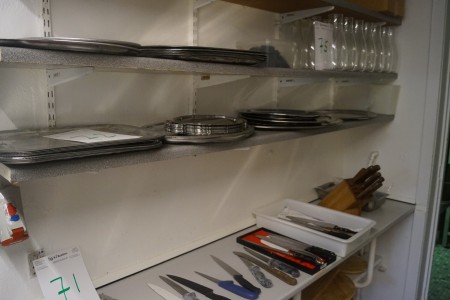 Various contents on 1 shelf of serving trays.