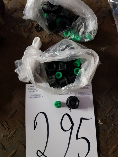 25 new green surface nozzles with 3/8 "diameter.