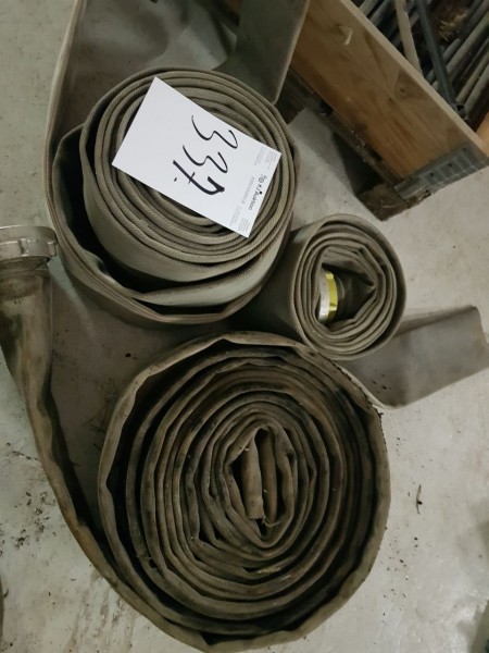 Fire hose 3 rolls.Stand unknown.
