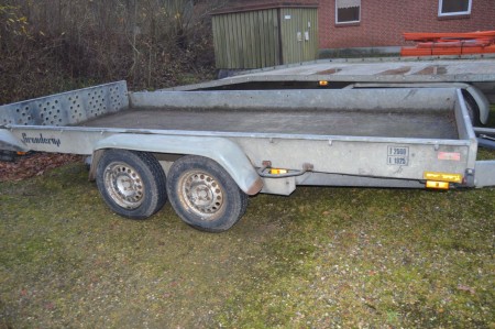 Autotrailer / machine trailer with powerpack hydraulic tip and support leg