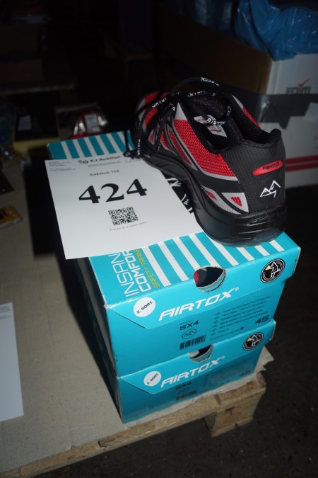 2 pairs of safety shoes, brand Airtox size 45
