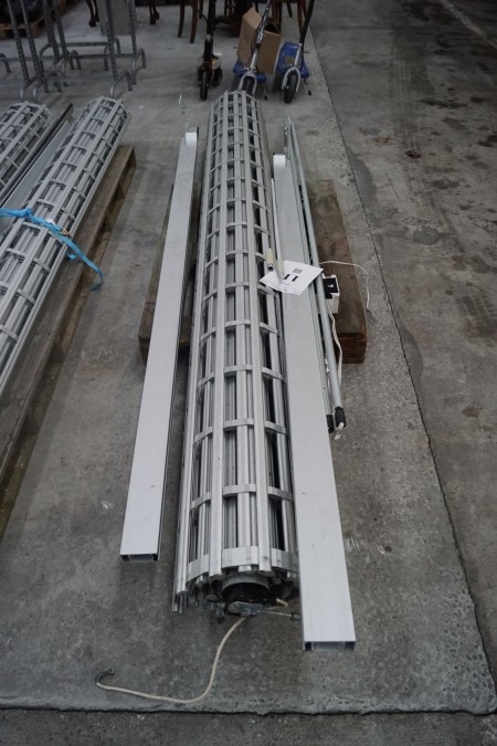 Security grille for shop b: 300cm