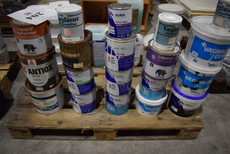Various paints, wood primer etc. Assorted colors and unknown number of liters. From the bankruptcy estate of Egholm Painting Company