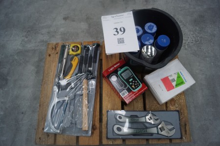 Lot of tools + lux meter + color spray etc.