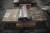 Tapetenaufkleber, mit Messtisch. Aus der Insolvenzmasse der Egholm Painting Company