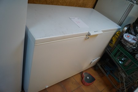 Bauknecht Freezer 140x74x90 cm Will be emptied before delivery.