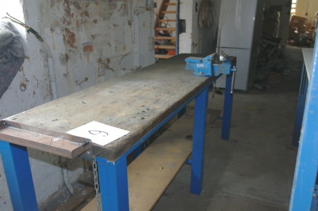 Work Bench with vice