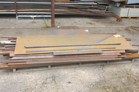 Pallet of various iron pipe. Square + I-iron + profiled + straightener + D + iron floor plate 3-4 mm, etc.