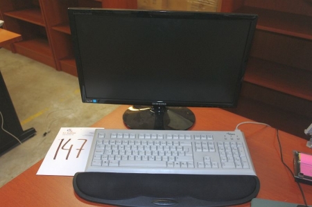 Samsung Syncmaster SA3000 PC skærm + Fujitsu tastatur + mus 