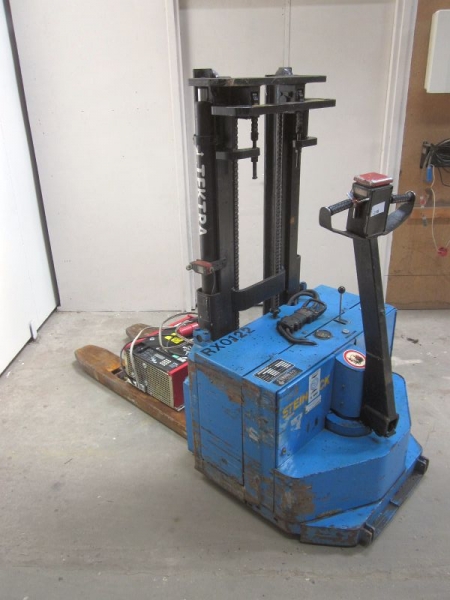 Steinboch electric stacker Type: WP 13 MK VA-1. Lifting height 235cm. with charger
