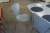 kantinebord med 4 stole + 4 stk  opbevaringskasser med fletkurve med div indhold af køkkenservice + Alaska microovn + Severin kaffemaskine med 2 termokander