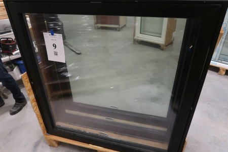 Kunststofffenster, schwarz / schwarz, B131xH131 cm, Rahmenbreite 11,5 cm. Wurde angepasst. Modell Foto