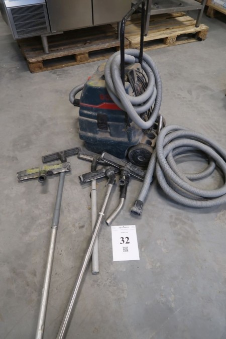Vacuum cleaner Bosch GAS 50. And various hoses and pipes. Tested and works