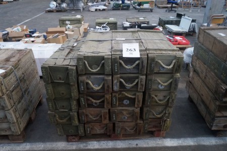 20 wooden ammunition boxes, 90x31cm.